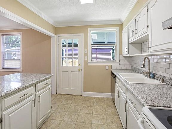 2nd image of 1025 Raymond Dr