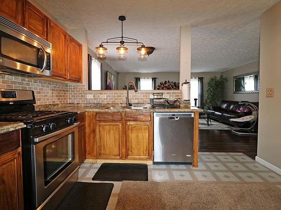 3rd image of 517 Wellsleyglen Dr