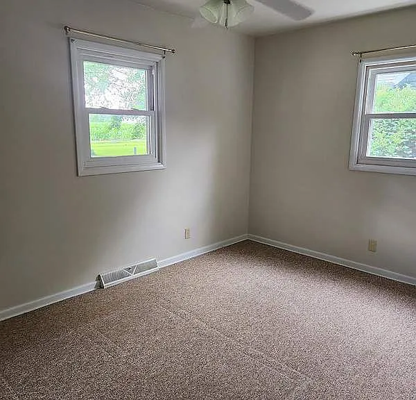203 S Yates St — Photo 2