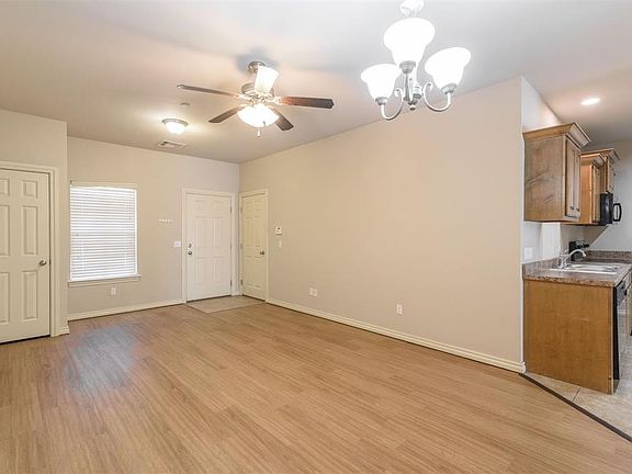 4th image of 1018 SW 92nd St