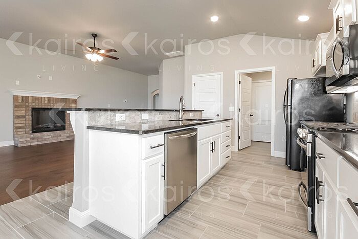 2nd image of 6106 NW Hancock St