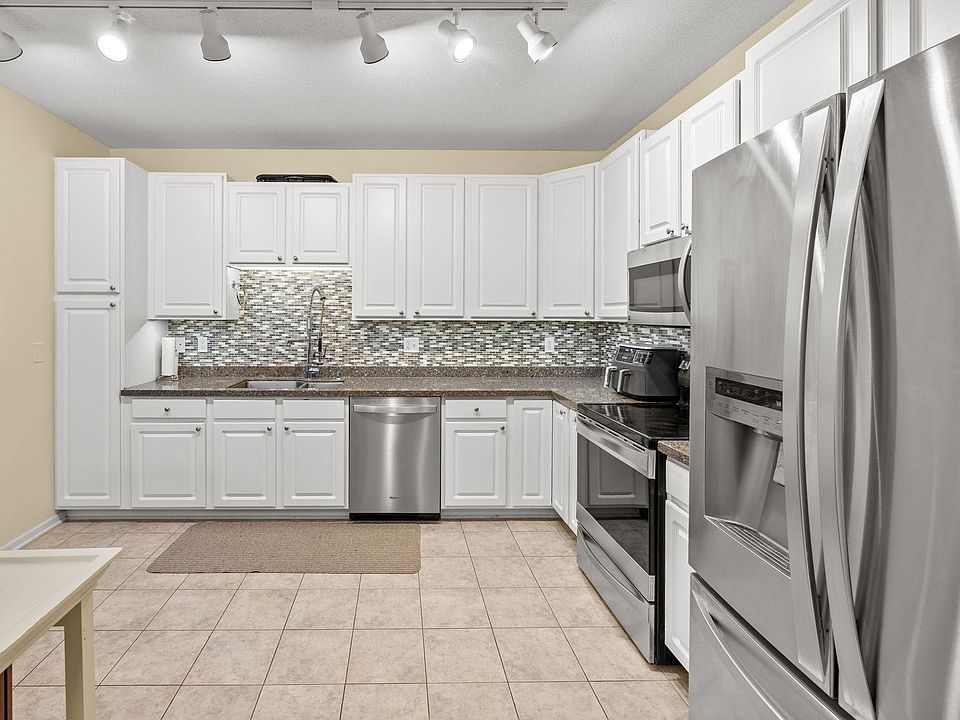 110696 Village Rd APT 219, Chaska, MN 55318 | Zillow