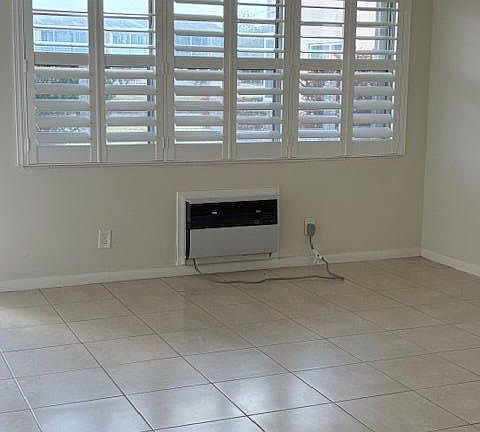 3rd image of 313 Andover #M