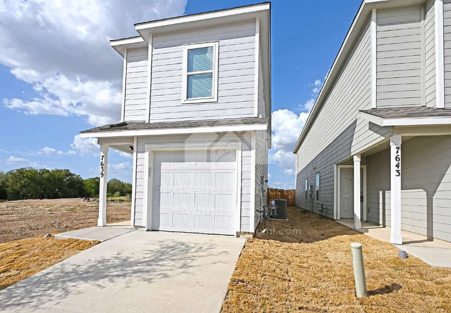 3 bed, 2.5 bath, 1189 sqft, $1,245 — Photo 1