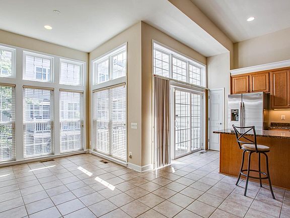3rd image of 2156 Oberlin Dr