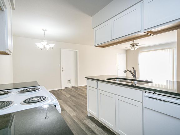 4th image of 532 Canary Ln #532