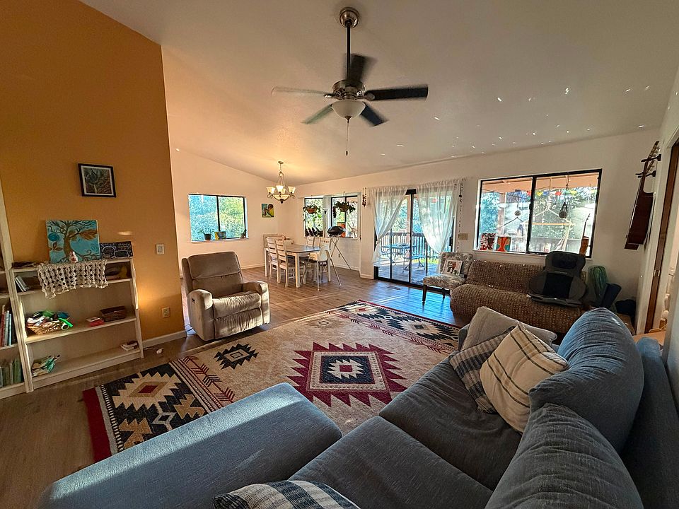 1st image of 10458 Valley View Dr
