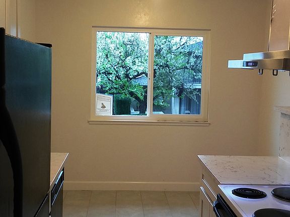 5th image of 1125 Delna Manor Ln APT 4