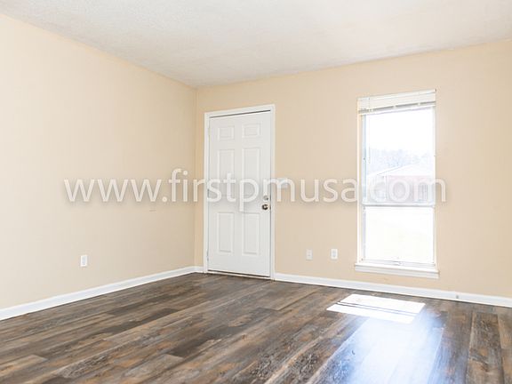 3rd image of 4718 Metro Park Ln APT B