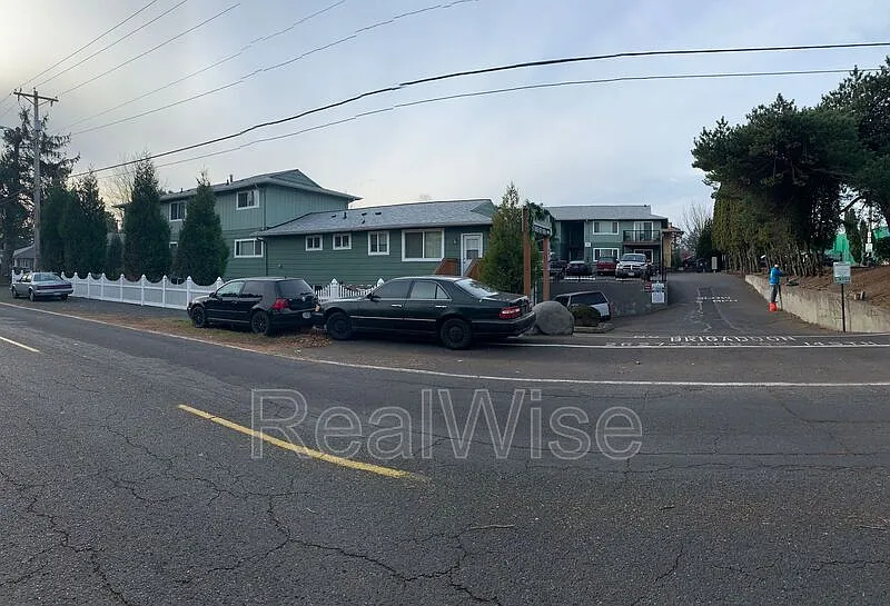 2 bed, 1.0 bath, 780 sqft, $1,250 — Photo 2