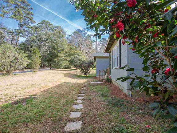 5th image of 941 Carlton Dr