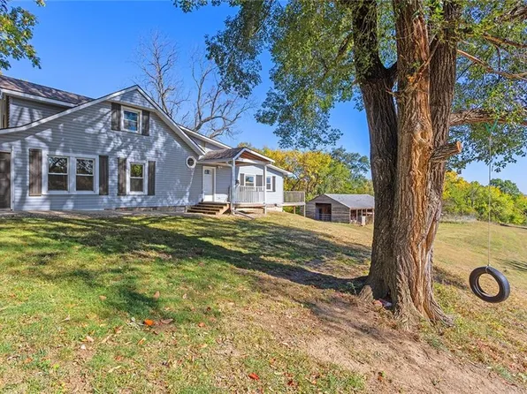 899 North St, Camden, MO 64017