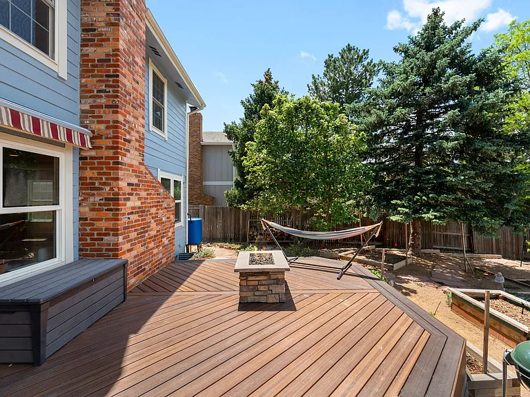 10217 Julian St — Photo 36