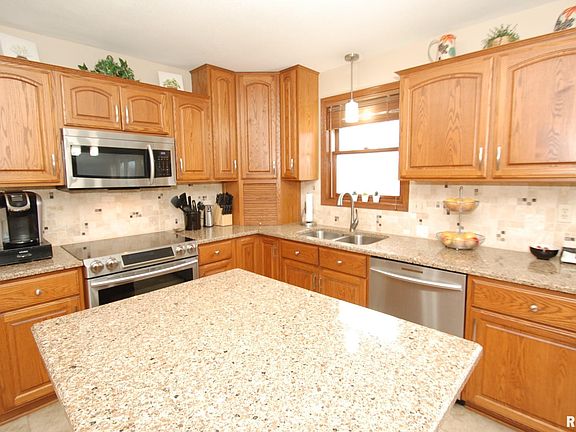 5th image of 3623 W Brenwick Dr