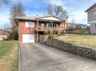 62 9th Ave, Saint Albans, WV 25177