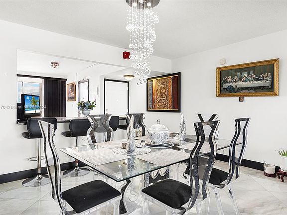 5th image of 1401 NE Miami Gardens Dr APT 490