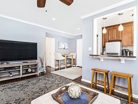3rd image of 260 Church St APT 5C1
