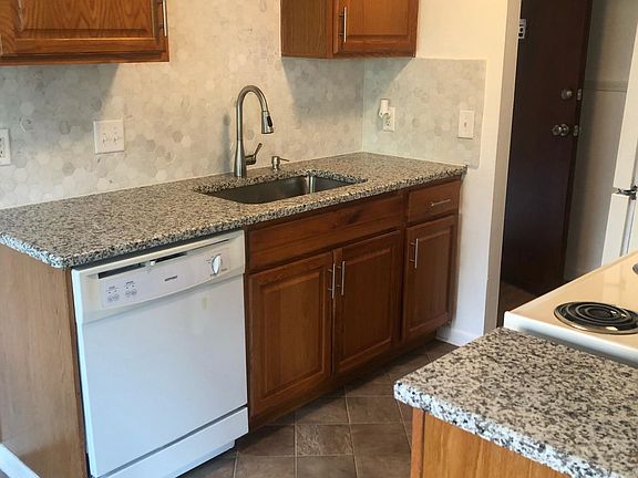 5th image of 411 Tollis Pkwy APT 139A