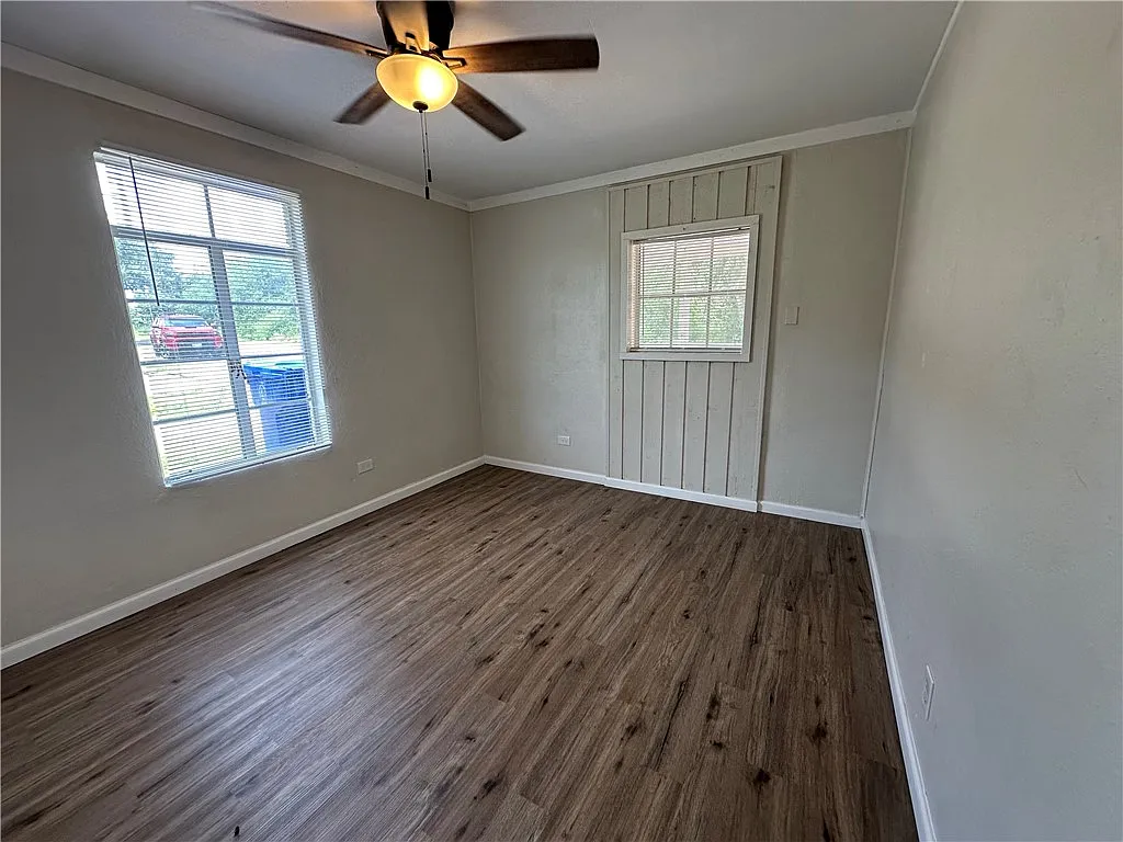 3 bed, 2.0 bath, 1435 sqft, $1,750 — Photo 4