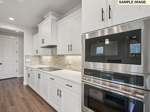 5th image of 18102 NE 14th St #112