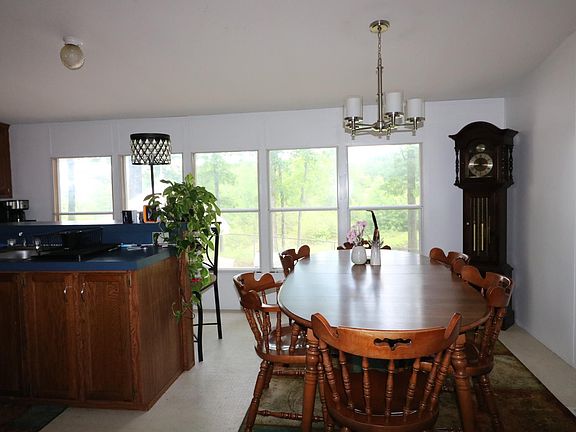 3rd image of 245 Dogwood Ln