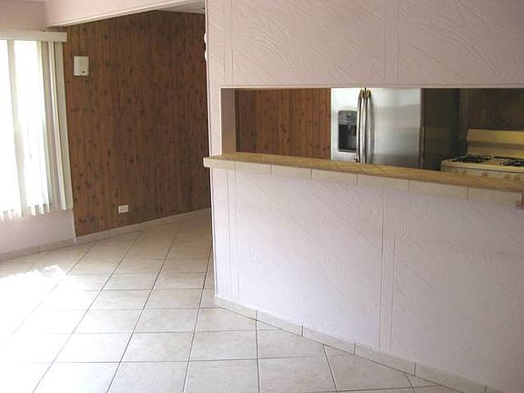 4th image of 559 Sidney Ave Unit B