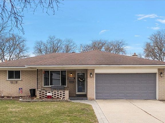 2nd image of 30840 Primrose Dr