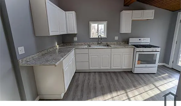 248 Arch St — Photo 7