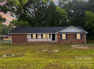 4318 Freeport Dr, Gastonia, NC 28052