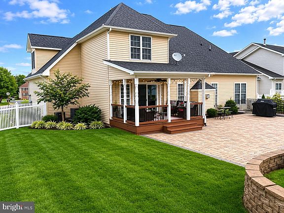 2nd image of 130 Travis Ct