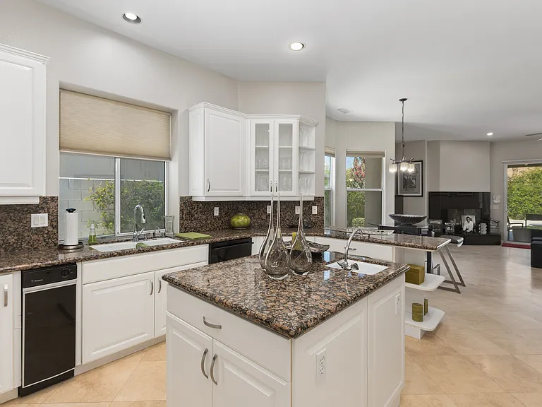 48 Provence Way — Photo 9