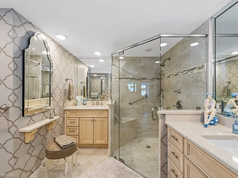 355 Park Shore Dr #1-114 — Photo 14