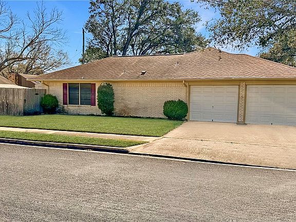 2nd image of 213 Yuma Dr
