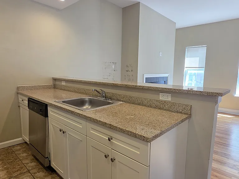 1114 Pine St #2 — Photo 15