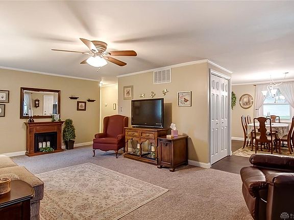 5th image of 3251 Waltham Ave