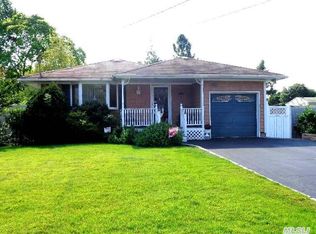 502 Hawkins Rd, Selden, NY 11784