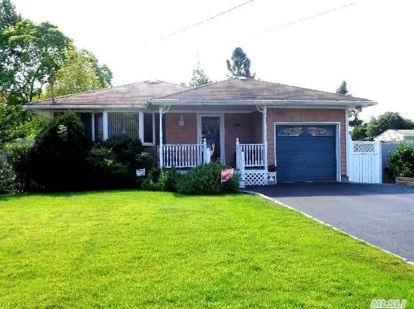 502 Hawkins Rd, Selden, NY 11784