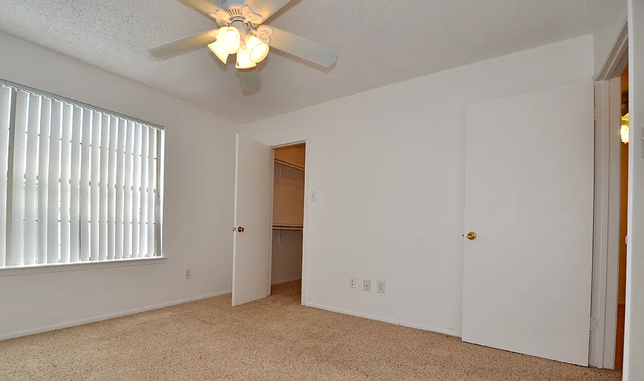 Hidden Bend Townhomes — Photo 2