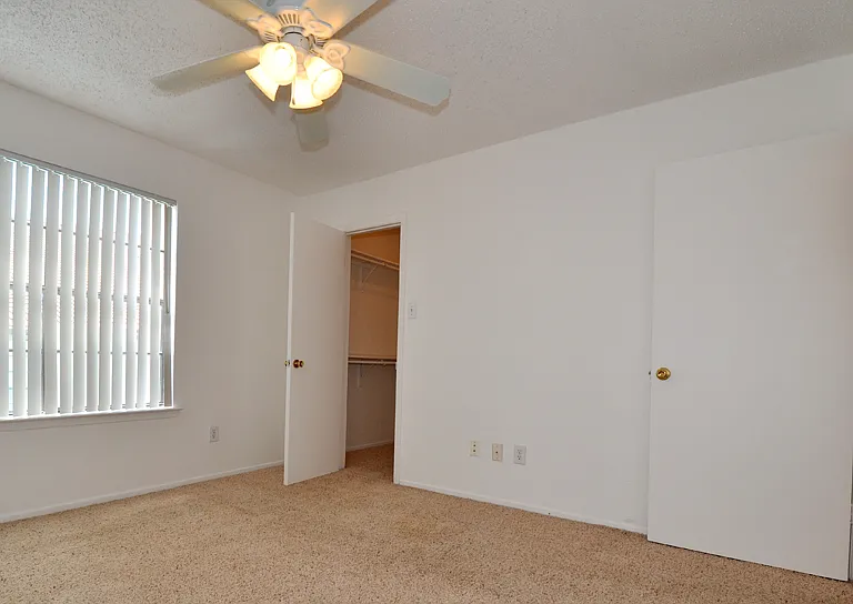 Hidden Bend Townhomes — Photo 2