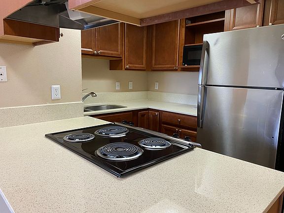 5th image of 1519 NE 50th St APT 301