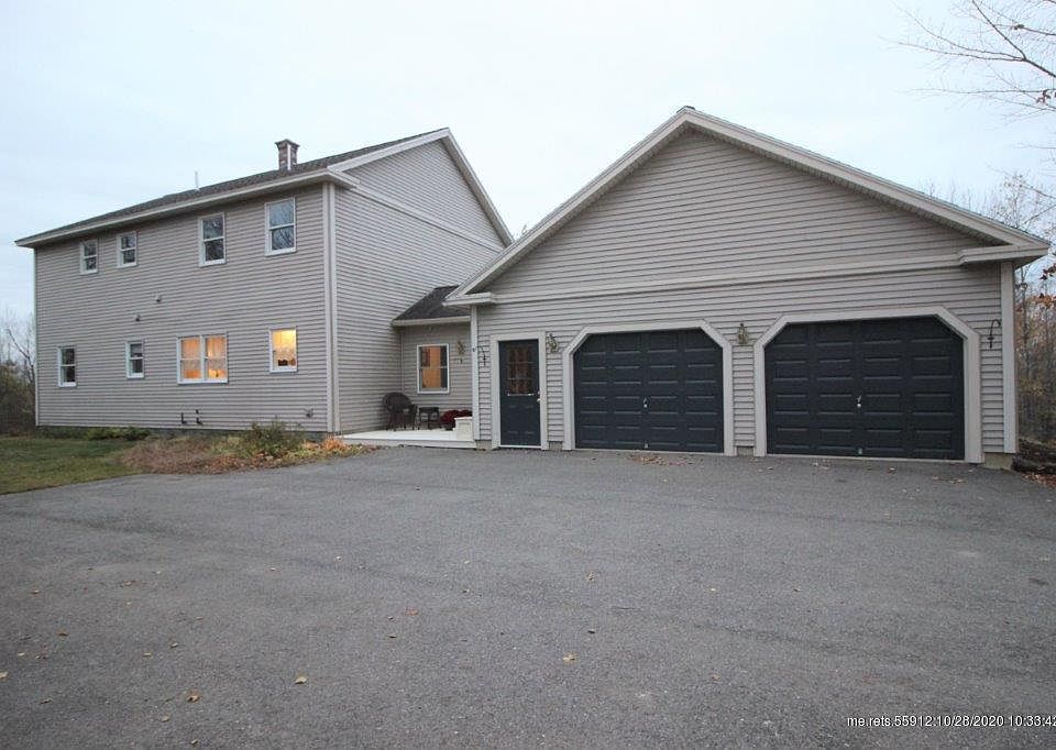 2nd image of 1415 Main St