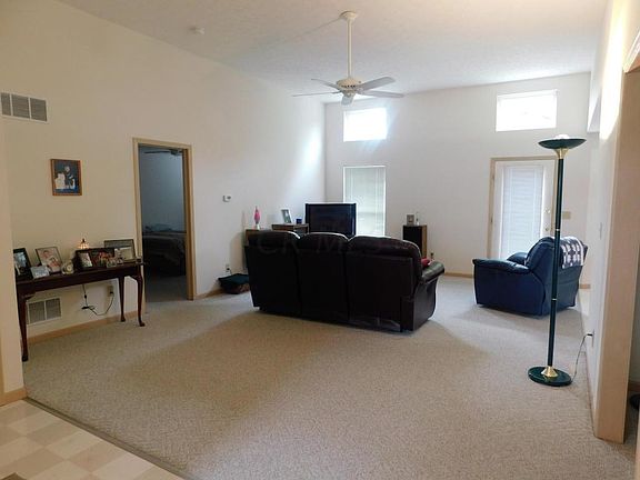 3rd image of 7247 Kenmare Dr