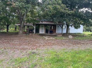 8352 Broadway Rd, Gowanda, NY 14070