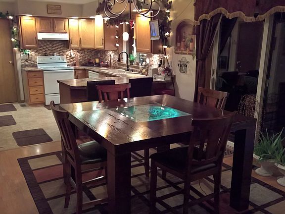 dining room , kitchen