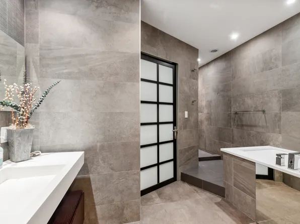529 West 42nd Street 5R image 9 of 10