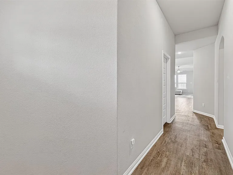 8006 Barret Travis Ct — Photo 36