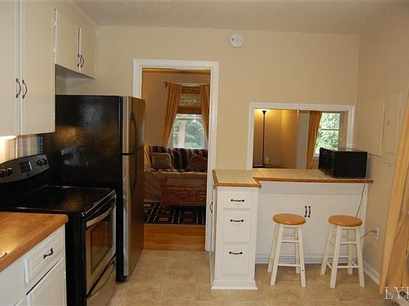 5th image of 1108 Lindsay St