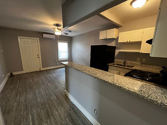 2nd image of 302 E Lindbergh Blvd #1