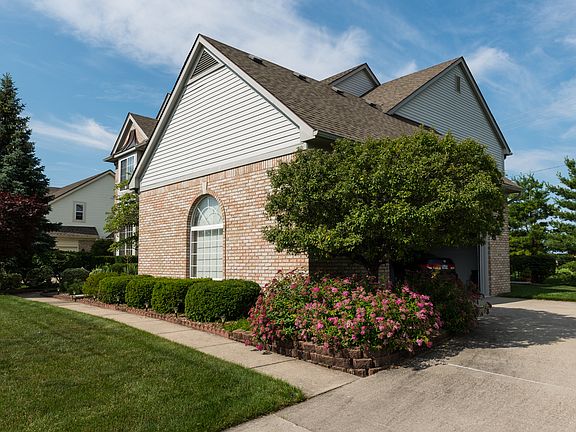 Landscaped Walkway