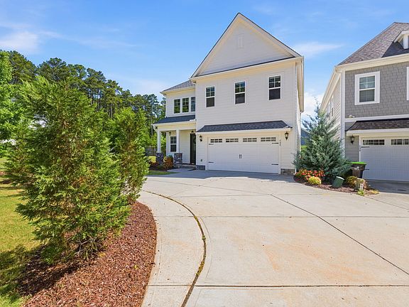 3rd image of 142 Cotten Dr